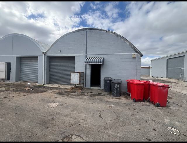 200M² WAREHOUSE TO LET IN STRAND INDUSTRIA